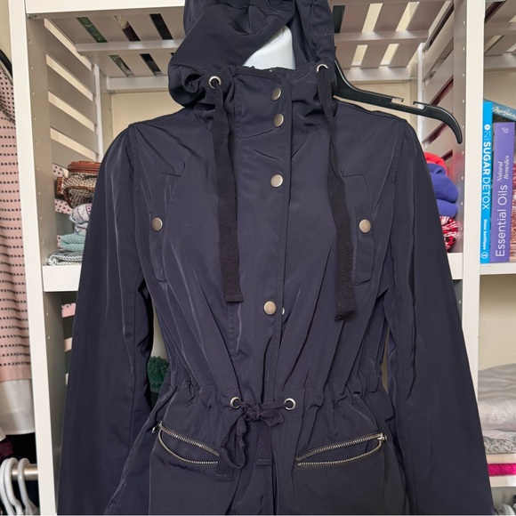 FOREVER 21 JACKET. HOODED UTILITY RAIN JACKET. GOOD QUALITY. MEDIUM WEIGHT. GUC - Picture 15 of 16